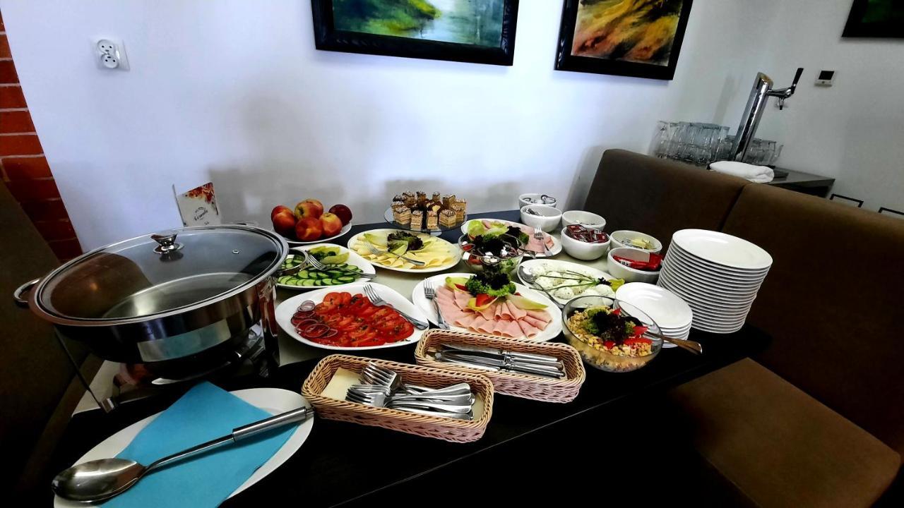 Hotel Weranda Lopuszno Jedle  ภายนอก รูปภาพ