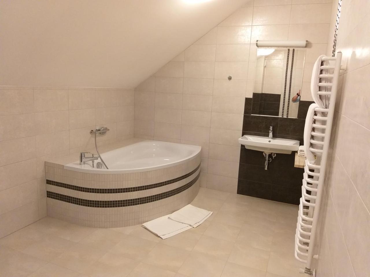Hotel Weranda Lopuszno Jedle  ภายนอก รูปภาพ
